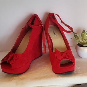 New Torrid red wedge Retro Pinup Size 9